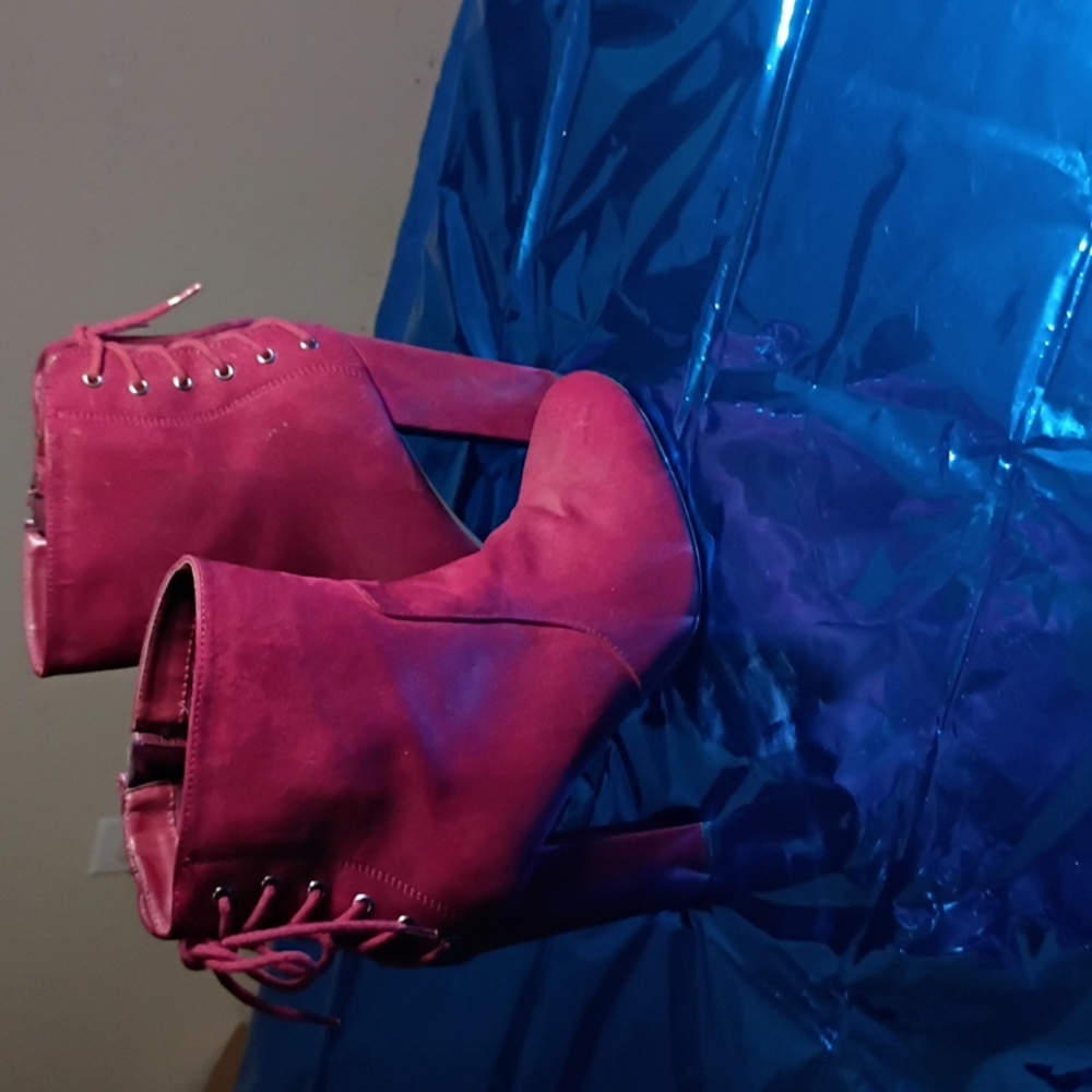 Elegant Red Ankle Boots